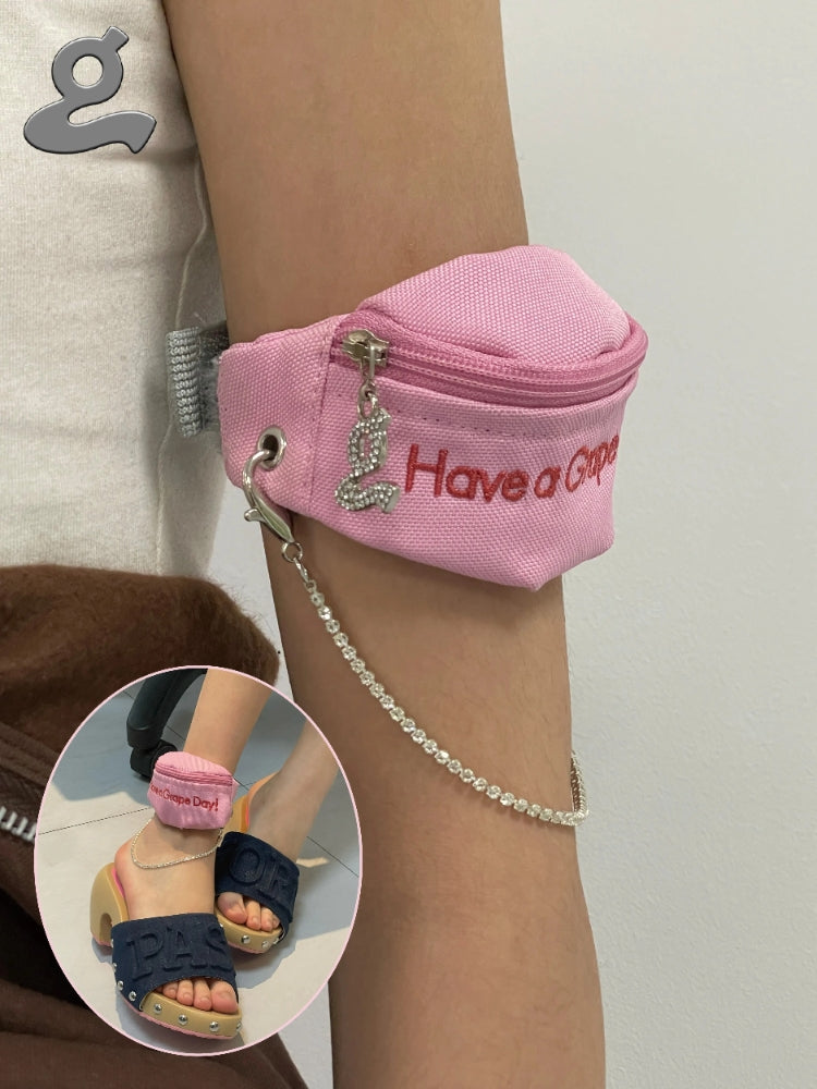 GRAPE New Arrival: Slogan Three-Color Chain Wristlet