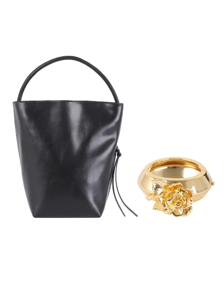 CNLEEWEI Rose-Patterned Genuine Leather Pleated Handbag with Metal Buckle