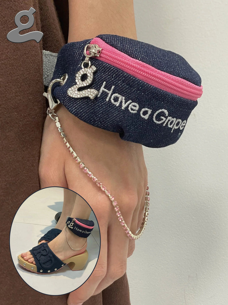 GRAPE New Arrival: Slogan Three-Color Chain Wristlet