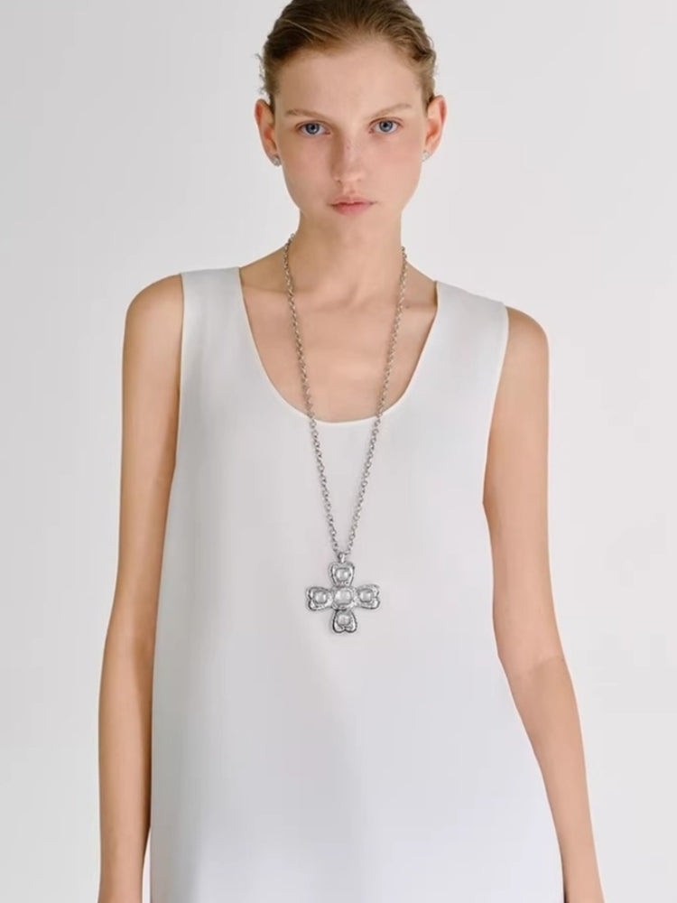 tokokkino Burnished Silver Bow Necklace