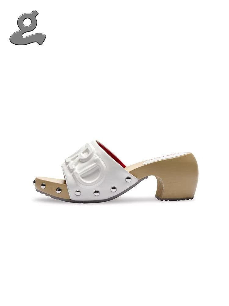 GRAPE New White 3D Letter-Print Clogs: Fashionable Sandals and Open-Toe Slippers