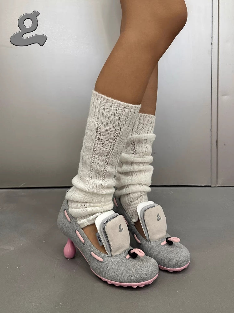 GRAPE Collection: Gray Three-Tongue Hoodie with Drawstring Accents and High-Heeled Pumps
