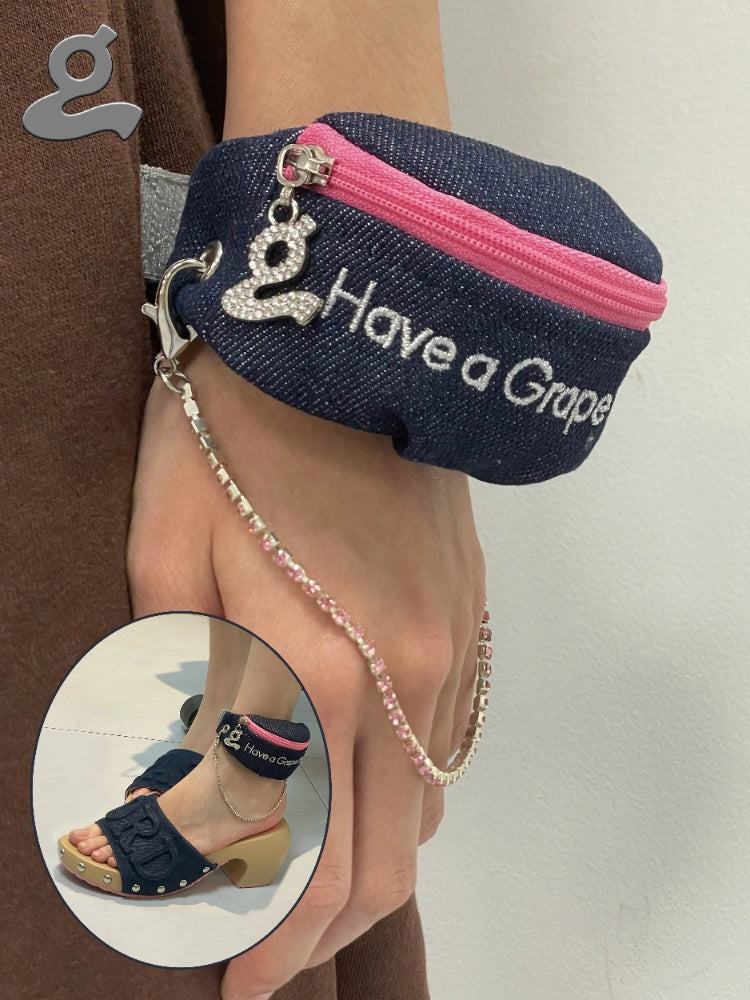 GRAPE New Arrival: Slogan Three-Color Chain Wristlet