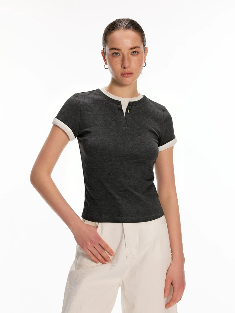 Dpercent Small V-neck Two-Piece Style with Contrasting Color Rolled Cuffs Two-Tone Straight-Shoulder Stretch T-Shirt