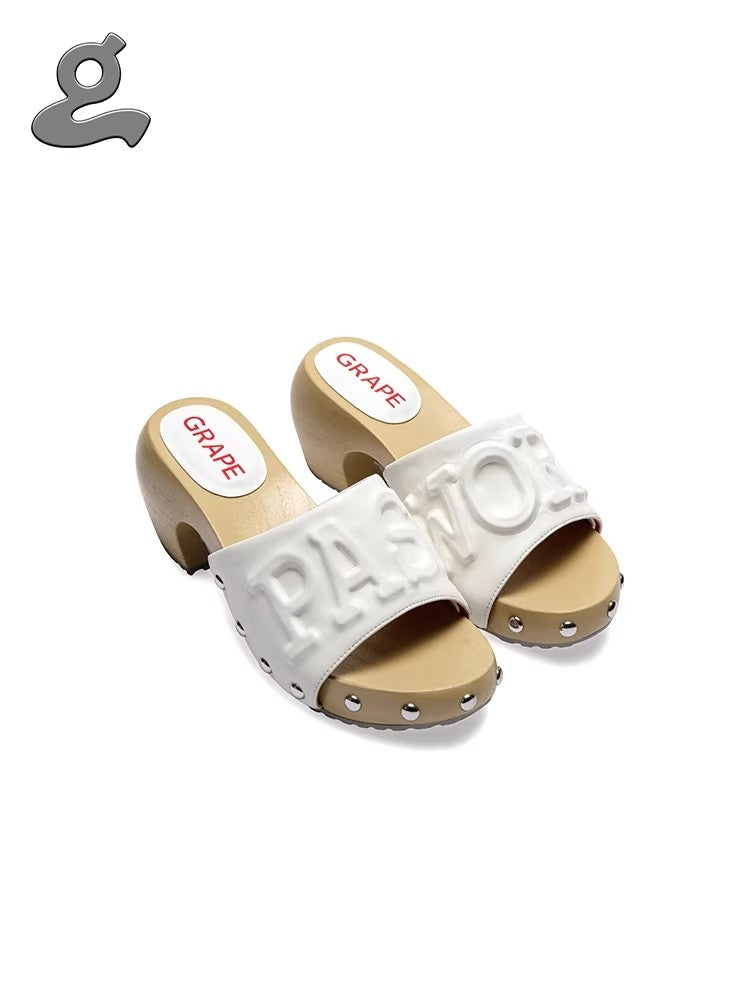 GRAPE New White 3D Letter-Print Clogs: Fashionable Sandals and Open-Toe Slippers