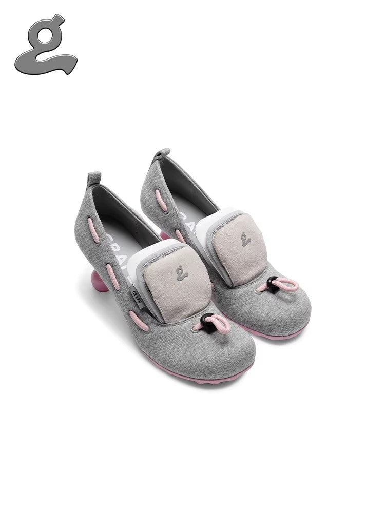 GRAPE Collection: Gray Three-Tongue Hoodie with Drawstring Accents and High-Heeled Pumps