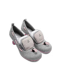 GRAPE Collection: Gray Three-Tongue Hoodie with Drawstring Accents and High-Heeled Pumps