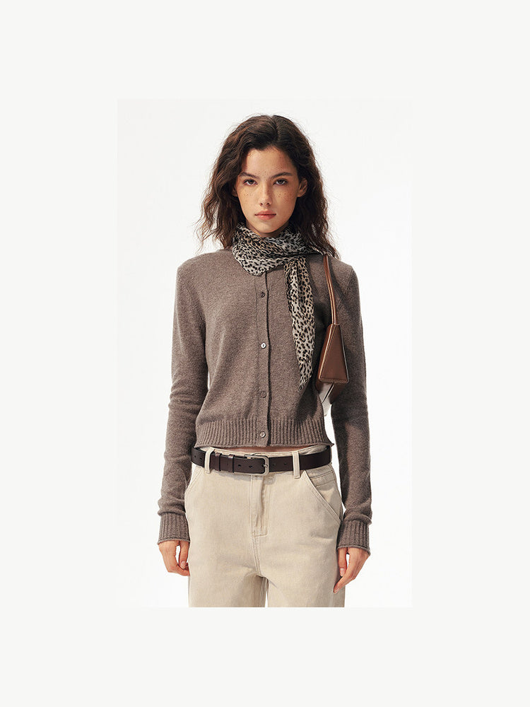 2AM POETRY Fine-Knit Button Cardigan