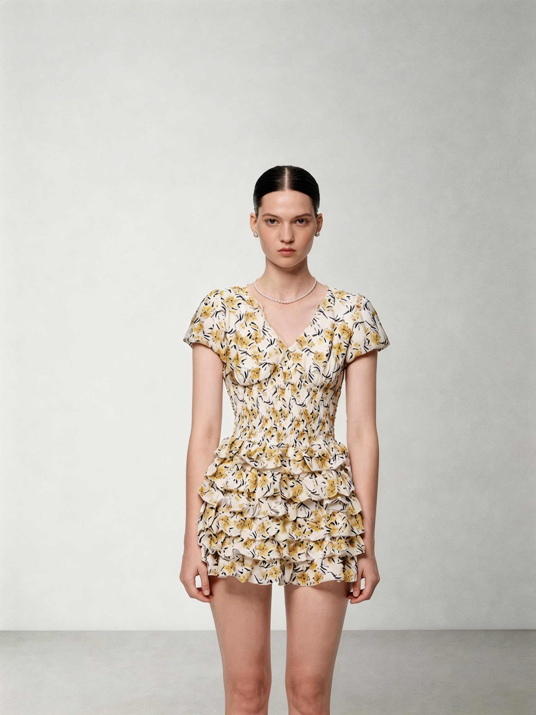 SHROENRO New Arrival: French Floral Print Fashionable V-Neck High-End Design Tiered Dress for Women (Short)
