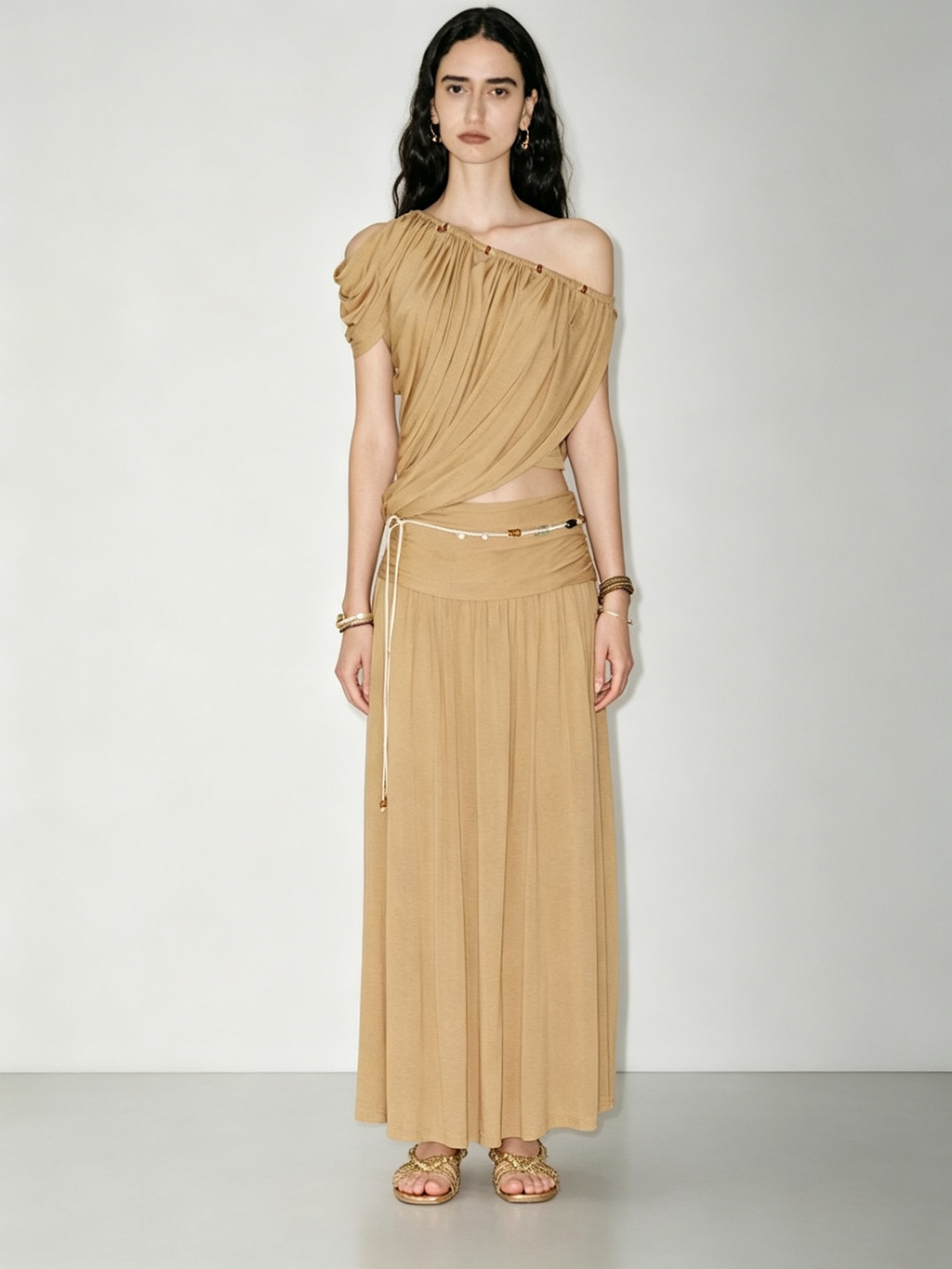 Zhipu Wind Whisper Off-the-Shoulder Set for Women: A Sophisticated Look