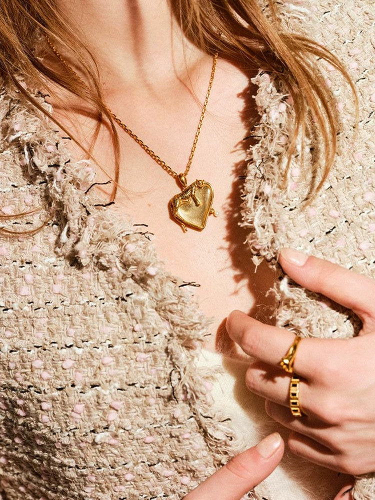 TOKOKKINO Gold Heart Pendant Necklace