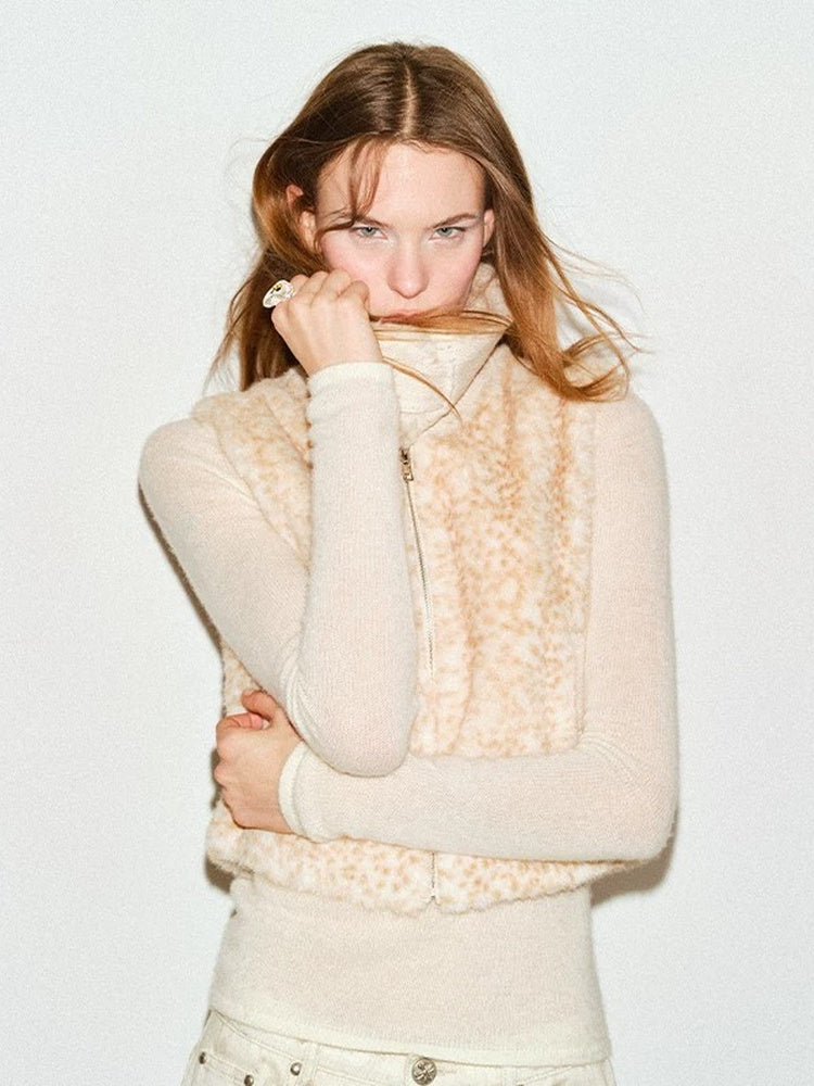 TOKOKKINO Pale Pink Faux-Fur Zip Vest