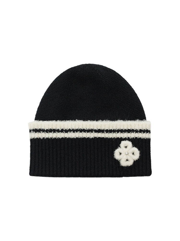 TOKOKKINO Black and White Knit Beanie